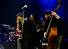 20191019-IMG 6206  Nick Moss (chant, guitare), Dennis Gruenling (harmonica), Rodrigo Da Silva Mantovani (contrebasse, basse), Taylor Streiff (claviers), Patrick Seals (batterie) : DENNIS GRUENLING, NICK MOSS, TREMBLAY EN FRANCE