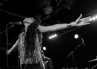 20191112-IMG 6484  Judith Hill (Guitare, Piano, Voix), Peewee Hill (Basse), Michiko Hill (Claviers), Donnell Spencer Jr (Batterie), Gregory Moore (Guitare) : JUDITH HILL, PARIS-NEW MORNING