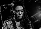 20191112-IMG 6506  Judith Hill (Guitare, Piano, Voix), Peewee Hill (Basse), Michiko Hill (Claviers), Donnell Spencer Jr (Batterie), Gregory Moore (Guitare) : JUDITH HILL, PARIS-NEW MORNING