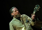 20191122-IMG 6744  Nico Duportal (guitare, voix), Pascal Mucci (batterie), Olivier Cantrelle (claviers), Alexis Bertein (sax baryton, guitare acoustique, percussions),  Sylvain Tejerizo (saxo ténor, percussions), Antoine Pozzo Di Borgo (basse) : NICO DUPORTAL, NICO DUPORTAL AND THE SPARKS, PARIS-JAZZ CAFE MONTPARNASSE