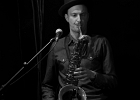 20191122-IMG 6750  Nico Duportal (guitare, voix), Pascal Mucci (batterie), Olivier Cantrelle (claviers), Alexis Bertein (sax baryton, guitare acoustique, percussions),  Sylvain Tejerizo (saxo ténor, percussions), Antoine Pozzo Di Borgo (basse) : NICO DUPORTAL, NICO DUPORTAL AND THE SPARKS, PARIS-JAZZ CAFE MONTPARNASSE