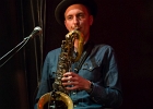20191122-IMG 6771  Nico Duportal (guitare, voix), Pascal Mucci (batterie), Olivier Cantrelle (claviers), Alexis Bertein (sax baryton, guitare acoustique, percussions),  Sylvain Tejerizo (saxo ténor, percussions), Antoine Pozzo Di Borgo (basse) : NICO DUPORTAL, NICO DUPORTAL AND THE SPARKS, PARIS-JAZZ CAFE MONTPARNASSE