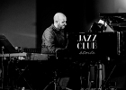 20220310-IMG 4357  Ina Forsman (Voix), Aaron Castrillo  (Batterie), Doron Seagal (Piano), Regardt Scheepers (Guitare), Francesco Beccaro (Basse), Kelly O&#39;Donohue (Trompette), Ori Jacobson (Saxophone) : INA FORSMAN, PARIS-JAZZ CLUB ETOILE