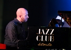 20220310-IMG 4432  Ina Forsman (Voix), Aaron Castrillo  (Batterie), Doron Seagal (Piano), Regardt Scheepers (Guitare), Francesco Beccaro (Basse), Kelly O&#39;Donohue (Trompette), Ori Jacobson (Saxophone) : INA FORSMAN, PARIS-JAZZ CLUB ETOILE