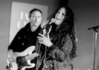 20220326-IMG 4924  Sari Schorr (chant), Ash Wilson (guitare), Mat Beable (basse), Bob Fridzema (claviers), Phil Wilson (batterie) : PARIS-JAZZ CLUB ETOILE, SARI SCHORR