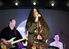 20220326-IMG 4994  Sari Schorr (chant), Ash Wilson (guitare), Mat Beable (basse), Bob Fridzema (claviers), Phil Wilson (batterie) : PARIS-JAZZ CLUB ETOILE, SARI SCHORR