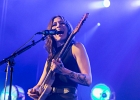 20220509-IMG 5835  Larkin Poe : Rebecca Lovell (guitare), Megan Lovell (Lap Steel Guitar),  Brent'Tarka'Layman (basse), Kevin McGowan (batterie)  : LARKIN POE, PARIS-TRIANON (Le)