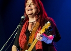 20221104-IMG 9043  Carolyn Wonderland (chant, guitare, lap steel), Bobby Perkins (basse), Kevin Lance (batterie) et en invitée Shelley King (chant, guitare) : BAY CAR BLUES FESTIVAL, BOBBY PERKINS, CAROLYN WONDERLAND, GRANDE SYNTHE, KEVIN LANCE, SHELLEY KING