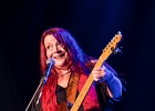 20221104-IMG 9061  Carolyn Wonderland (chant, guitare, lap steel), Bobby Perkins (basse), Kevin Lance (batterie) et en invitée Shelley King (chant, guitare) : BAY CAR BLUES FESTIVAL, BOBBY PERKINS, CAROLYN WONDERLAND, GRANDE SYNTHE, KEVIN LANCE, SHELLEY KING