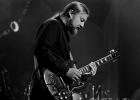 20221115-IMG 9406  Susan Tedeschi (chant, guitare), Derek Trucks (guitare), Brandon Boone (basse), Mike Mattison (chant, guitare, choeur), Mark Rivers (choeur), Alecia Chakour (choeur), Isaac Eady (batterie), Tyler Greenwell (batterie),  Kebbi Williams (saxophone), Ephraim Owens (trompette), Elizabeth Lea (trombone), Gabe Dixon (claviers, chant) : PARIS 11eme, PARIS-BATACLAN (Le), TEDESCHI TRUCKS BAND