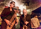 20230511-222553IMG 2403  Nirek Mokar (piano, chant), Stan Noubard Pacha (guitare), Claude Braud (saxophone), Guillaume Nouaux (batterie), Nicolas Dubouchet (contrebasse) avec Sax Gordon (saxophone) : NIREK MOKAR, PARIS-CAVEAU DE LA HUCHETTE