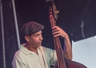 20230807-205721-IMG 0057  Cat Lee King  (claviers, chant), Denis Agenet (batterie), Abdell B Bop (contrebasse), Julien Broissand (guitare) : BLUES SUR LA PLAGE, CAT LEE KING, PORNICHET (44)