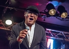 20231004-203932IMG 3909  Billy Valentine (chant), Crispin Taylor (batterie), Ernie Mckone (basse), Terry Lewis (guitare), Graham Harvey (claviers) : BILLY VALENTINE, PARIS, PARIS 10eme, PARIS-NEW MORNING