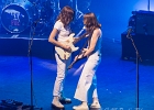 20231015-214305IMG 0747  Larkin Poe : Rebecca Lowell (chant, guitare), Megan Lowell (slide guitar), XX (basse), YY (batterie) : LARKIN POE, PARIS 9eme, PARIS-OLYMPIA