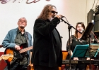 20231103-211229IMG 4292  Peter Conrad (chant),  Norbert Miguel (guitare), Le Colonel (basse), David Adrian (batterie), Tiffany Jeannin (claviers) en bonus Moustique (chant) et Isabelle Mery (chant) : PARIS-LENOUVO COSMOS, PETER CONRAD