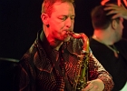 20240308-210023-IMG 1978  Omar (voix, claviers), Lennox Cameron (voix, claviers),  Junior JK Kirton (batterie), Jeremy Meehan (basse),  David DAndre Brown (guitare), Eric Shrizz Rohner (saxophone ténor), Gilles Garin (bugle, trompette) : OMAR, PARIS 10eme, PARIS-NEW MORNING