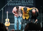 20240419-212843-IMG 5680  Francesco Piu (chant, guitare), Silvio Centamore (batterie), Matteo Frattima (percussions) : BEAUTIFUL SWAMP BLUES FESTIVAL, FRANCESCO PIU, HAUTS DE FRANCE-PAS DE CALAIS-CALAIS