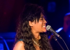 20240530-204036-IMG 6396  Judith Hill (guitare, piano, voix), Robert Peewee Hill (basse), Michiko Hill (claviers, orgue hammond), John Staten(batterie) : JUDITH HILL, PARIS 10eme, PARIS-NEW MORNING