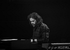 20241109-221023-IMG 7832  Mike Welch (chant, guitare), Fabrice Bessouat (batterie), Erkan Özdemir (basse), Brooks Milgate (claviers) : MONSTER MIKE WELCH, SEINE SAINT DENIS-TREMBLAY EN FRANCE