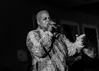 20241203-205009-IMG 6935  Stephen Hull (chant, guitare), Sheryl Youngblood (chant, batterie), Dave Herrero (chant, guitare), Johnny Iguana (claviers), Victor Reed (batterie), Chano Cruz (basse) : CHANO CRUZ, CHICAGO BLUES FESTIVAL, CHICAGO BLUES FESTIVAL 2024, DAVE HERRERO, JOHNNY IGUANA, PARIS 10eme, PARIS-NEW MORNING, SHERYL YOUNGBLOOD, STEPHEN HULL, VICTOR REED