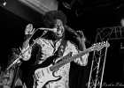 20241203-211221-IMG 6986  Stephen Hull (chant, guitare), Sheryl Youngblood (chant, batterie), Dave Herrero (chant, guitare), Johnny Iguana (claviers), Victor Reed (batterie), Chano Cruz (basse) : CHANO CRUZ, CHICAGO BLUES FESTIVAL, CHICAGO BLUES FESTIVAL 2024, DAVE HERRERO, JOHNNY IGUANA, PARIS 10eme, PARIS-NEW MORNING, SHERYL YOUNGBLOOD, STEPHEN HULL, VICTOR REED