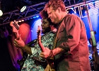 20241203-223454-IMG 7051  Stephen Hull (chant, guitare), Sheryl Youngblood (chant, batterie), Dave Herrero (chant, guitare), Johnny Iguana (claviers), Victor Reed (batterie), Chano Cruz (basse) : CHANO CRUZ, CHICAGO BLUES FESTIVAL, CHICAGO BLUES FESTIVAL 2024, DAVE HERRERO, JOHNNY IGUANA, PARIS 10eme, PARIS-NEW MORNING, SHERYL YOUNGBLOOD, STEPHEN HULL, VICTOR REED