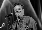 20241214-222119-IMG 8402  Stephen Hull (chant, guitare), Sheryl Youngblood (chant, batterie), Dave Herrero (chant, guitare), Johnny Iguana (claviers), Victor Reed (batterie), Chano Cruz (basse) : CHICAGO BLUES FESTIVAL, DAVE HERRERO, SEINE SAINT DENIS-TREMBLAY EN FRANCE, SHERYL YOUNGBLOOD, STEPHEN HULL