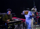 20241214-222419-IMG 8406  Stephen Hull (chant, guitare), Sheryl Youngblood (chant, batterie), Dave Herrero (chant, guitare), Johnny Iguana (claviers), Victor Reed (batterie), Chano Cruz (basse) : CHICAGO BLUES FESTIVAL, DAVE HERRERO, SEINE SAINT DENIS-TREMBLAY EN FRANCE, SHERYL YOUNGBLOOD, STEPHEN HULL
