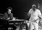 20241214-222429-IMG 8407  Stephen Hull (chant, guitare), Sheryl Youngblood (chant, batterie), Dave Herrero (chant, guitare), Johnny Iguana (claviers), Victor Reed (batterie), Chano Cruz (basse) : CHICAGO BLUES FESTIVAL, DAVE HERRERO, SEINE SAINT DENIS-TREMBLAY EN FRANCE, SHERYL YOUNGBLOOD, STEPHEN HULL