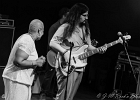 20241214-222636-IMG 8411  Stephen Hull (chant, guitare), Sheryl Youngblood (chant, batterie), Dave Herrero (chant, guitare), Johnny Iguana (claviers), Victor Reed (batterie), Chano Cruz (basse) : CHICAGO BLUES FESTIVAL, DAVE HERRERO, SEINE SAINT DENIS-TREMBLAY EN FRANCE, SHERYL YOUNGBLOOD, STEPHEN HULL