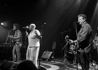 20241214-224233-IMG 7202  Stephen Hull (chant, guitare), Sheryl Youngblood (chant, batterie), Dave Herrero (chant, guitare), Johnny Iguana (claviers), Victor Reed (batterie), Chano Cruz (basse) : CHICAGO BLUES FESTIVAL, DAVE HERRERO, SEINE SAINT DENIS-TREMBLAY EN FRANCE, SHERYL YOUNGBLOOD, STEPHEN HULL
