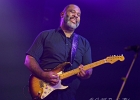 20251108-210606-IMG 0319  Kirk Fletcher (chant, guitare),  Levent Özdemir (batterie),  Erkan Özdemir (basse), Till-Sahm (claviers) : ERKAN OZDEMIR, KIRK FLETCHER, LEVENT OZDEMIR, SEINE SAINT DENIS-TREMBLAY EN FRANCE, TILL SAHM