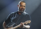 20251108-213432-IMG 0331  Kirk Fletcher (chant, guitare),  Levent Özdemir (batterie),  Erkan Özdemir (basse), Till-Sahm (claviers) : ERKAN OZDEMIR, KIRK FLETCHER, LEVENT OZDEMIR, SEINE SAINT DENIS-TREMBLAY EN FRANCE, TILL SAHM