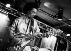 20251202-205340-IMG 0560  Selwyn Birchwood (guitare, chant), Reggie Oliver (saxophone baryton), Donald Wright (basse), Eric Cannavaro (claviers), Henley Connor III (batterie), Carly Harvey (chant) : CARLY HARVEY, CHICAGO BLUES FESTIVAL, CHICAGO BLUES FESTIVAL 2025, DONALD HUFF WRIGHT, HENLEY CONNOR, JOHN HETHERINGTON, PARIS-NEW MORNING, REGI OLIVIER, SELWYN BIRCHWOOD