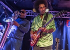 20251202-205527-IMG 0564  Selwyn Birchwood (guitare, chant), Reggie Oliver (saxophone baryton), Donald Wright (basse), Eric Cannavaro (claviers), Henley Connor III (batterie), Carly Harvey (chant) : CARLY HARVEY, CHICAGO BLUES FESTIVAL, CHICAGO BLUES FESTIVAL 2025, DONALD HUFF WRIGHT, HENLEY CONNOR, JOHN HETHERINGTON, PARIS-NEW MORNING, REGI OLIVIER, SELWYN BIRCHWOOD