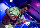 20251202-211751-IMG 0598  Selwyn Birchwood (guitare, chant), Reggie Oliver (saxophone baryton), Donald Wright (basse), Eric Cannavaro (claviers), Henley Connor III (batterie), Carly Harvey (chant) : CARLY HARVEY, CHICAGO BLUES FESTIVAL, CHICAGO BLUES FESTIVAL 2025, DONALD HUFF WRIGHT, HENLEY CONNOR, JOHN HETHERINGTON, PARIS-NEW MORNING, REGI OLIVIER, SELWYN BIRCHWOOD