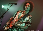 20251213-211629-IMG 0962  Selwyn Birchwood (guitare, chant), Reggie Oliver (saxophone baryton), Donald Wright (basse), Eric Cannavaro (claviers), Henley Connor III (batterie), Carly Harvey (chant) : CARLY HARVEY, CHICAGO BLUES FESTIVAL 2025, DONALD HUFF WRIGHT, ERIC CANNAVARO, HENLEY CONNOR, REGI OLIVER, SEINE SAINT DENIS-TREMBLAY EN FRANCE, SELWYN BIRCHWOOD