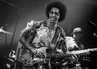 20251213-212353-IMG 0970  Selwyn Birchwood (guitare, chant), Reggie Oliver (saxophone baryton), Donald Wright (basse), Eric Cannavaro (claviers), Henley Connor III (batterie), Carly Harvey (chant) : CARLY HARVEY, CHICAGO BLUES FESTIVAL 2025, DONALD HUFF WRIGHT, ERIC CANNAVARO, HENLEY CONNOR, REGI OLIVER, SEINE SAINT DENIS-TREMBLAY EN FRANCE, SELWYN BIRCHWOOD