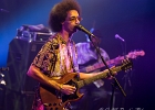 20251213-212427-IMG 0973  Selwyn Birchwood (guitare, chant), Reggie Oliver (saxophone baryton), Donald Wright (basse), Eric Cannavaro (claviers), Henley Connor III (batterie), Carly Harvey (chant) : CARLY HARVEY, CHICAGO BLUES FESTIVAL 2025, DONALD HUFF WRIGHT, ERIC CANNAVARO, HENLEY CONNOR, REGI OLIVER, SEINE SAINT DENIS-TREMBLAY EN FRANCE, SELWYN BIRCHWOOD
