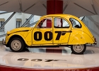 20160108-IMG 7094  Renault-2cv 007- film James Bond Rien Que Pour Vos Yeux - Paris - France le 8 janvier 2016 : 2016, AUTO, PARIS