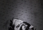 20211116-IMG 2782  Banksy - Le flic sniffeur -  Londres - Royaume Uni - 2006 - The Word of Banksy -  Paris 9eme - France - le 16/11/2021 : PARIS, STREET ART, STREET ART-BANKSY