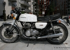 20110427-2  Honda CB 350 four - 4 cylindres 4 temps - milieu des années 1970 à Villejuif - France - le 27 avril 2011