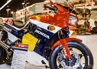 19841001-IMG 0084-3  Honda NS400R - salon de la moto - Paris - France octobre 1984 : MOTOS HORS HARLEY, SCAN PHOTO et DIAPO